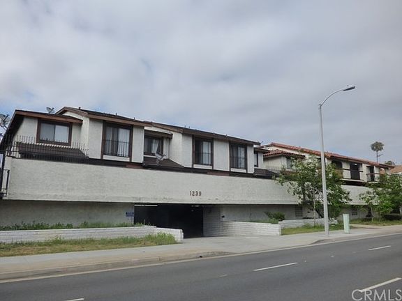 3rd image of 1239 W Rosecrans Ave APT 5