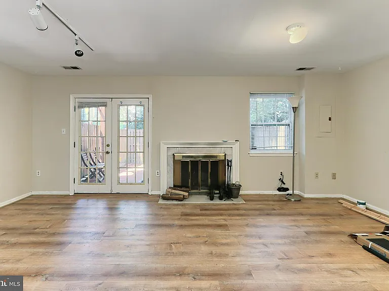 9694 Poindexter Ct — Photo 30