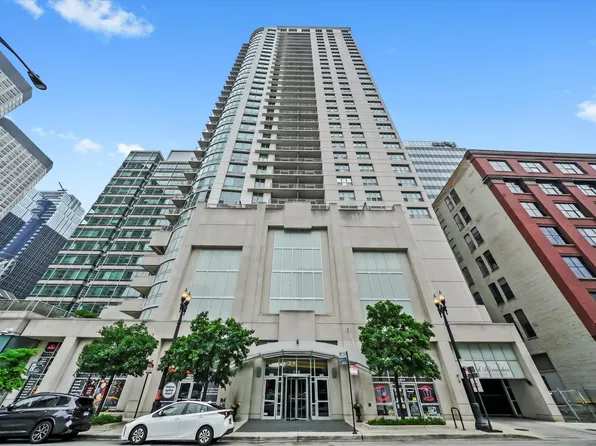 125 S Jefferson St #1702, Chicago, IL 60606