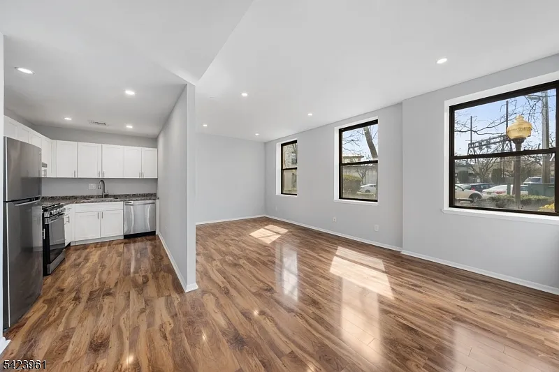 54 W Cherry St #106 photo 1
