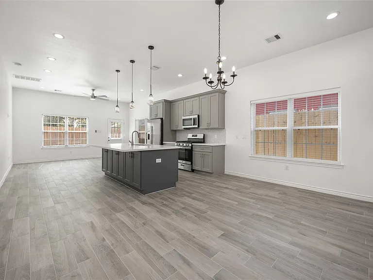 4406 Sterling St #B — Photo 4