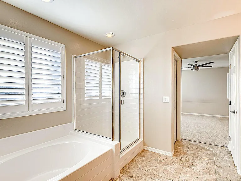 8117 Ancient Oaks Ave — Photo 15
