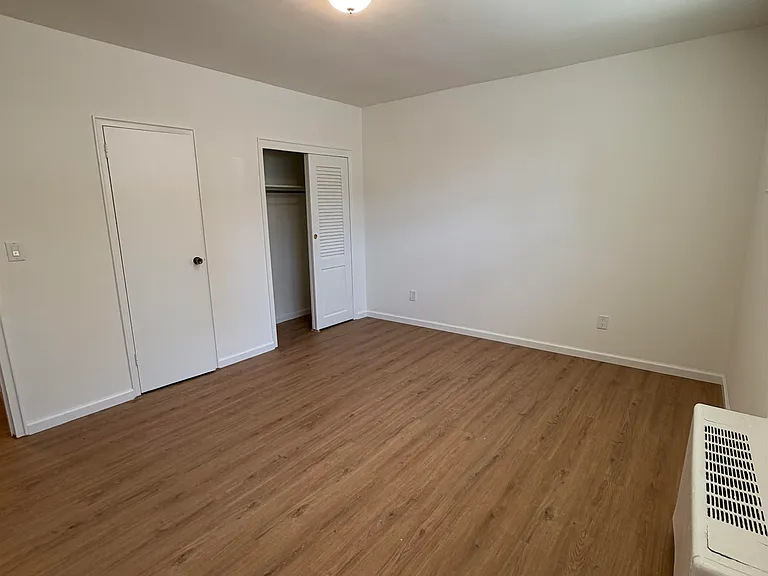 70 W 32nd St #B1 — Photo 3
