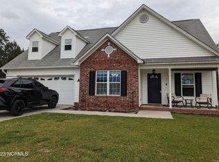 301 Brittney Ct, Maple Hill, NC 28454