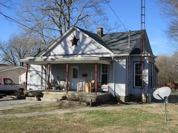212 E Walnut St, New Paris, OH 45347