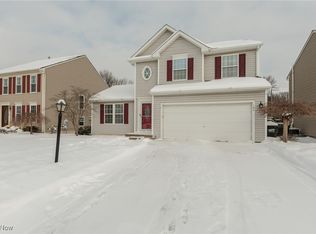 160 Stonepointe Dr, Berea, OH 44017