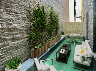 228 8th Ave #2D, New York, NY 10011