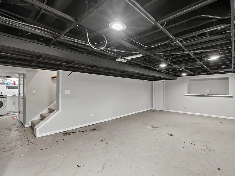 32W266 Glos St — Photo 19
