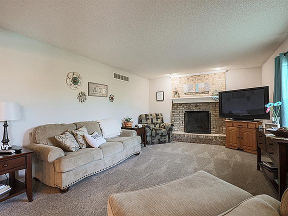 5th image of 8031 Surrey Brook Pl