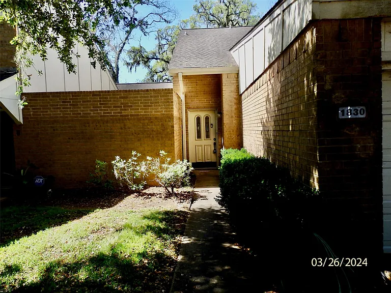 1830 Veranda Dr — Photo 1