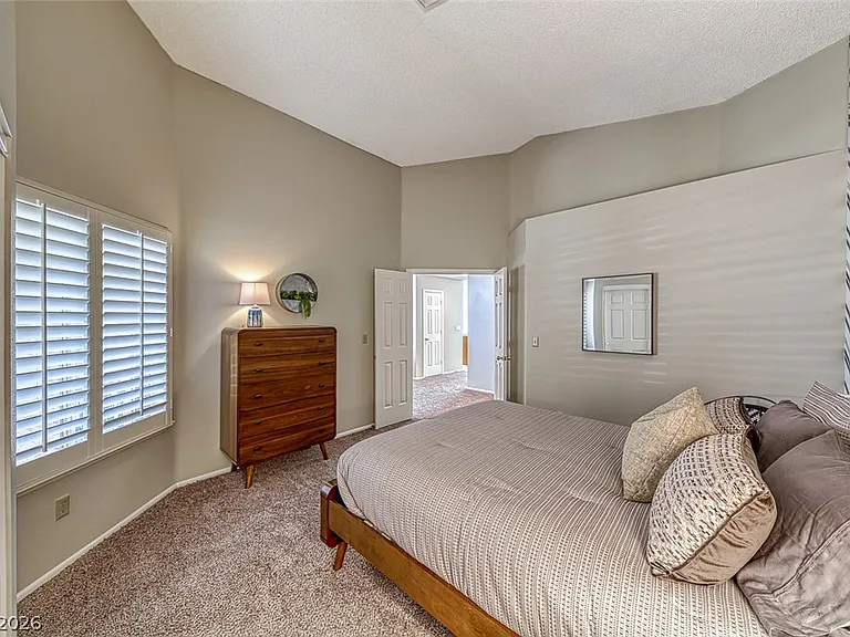 8421 Honeywood Cir — Photo 15