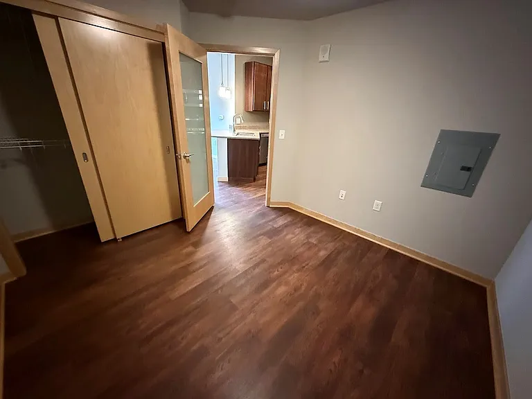Venture Luxury High Rise — Photo 30