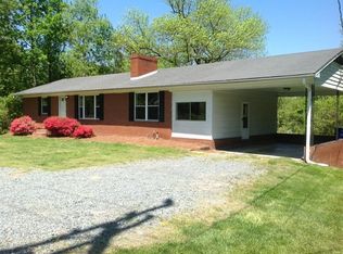 5441 Shattalon Dr, Winston Salem, NC 27106