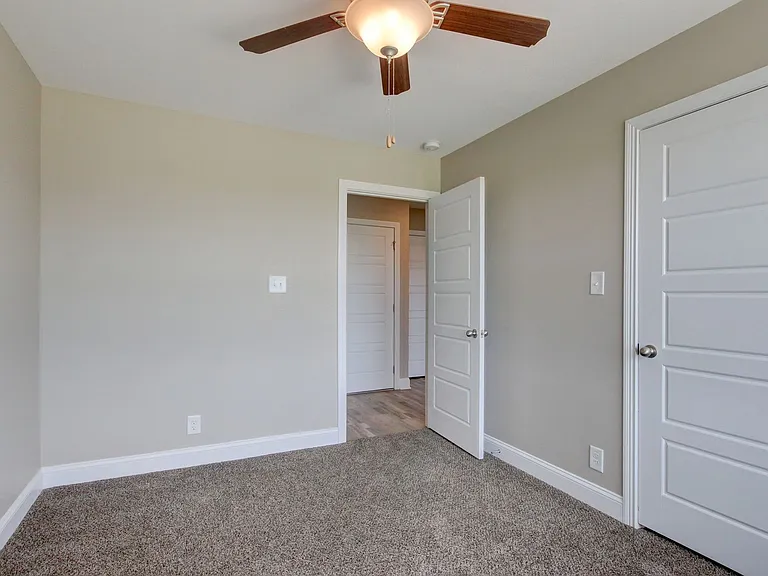 1121 Cardinal Creek Dr — Photo 47