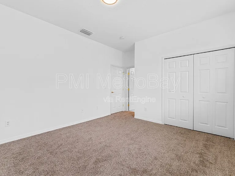 10886 Cory Lake Dr — Photo 32