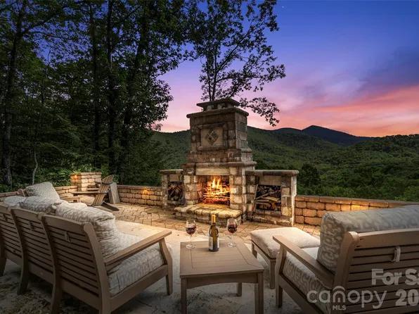 596 N Ridge Runner Rd, Burnsville, NC 28714