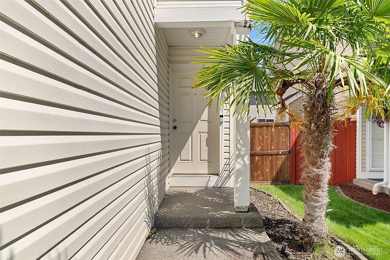3rd image of 10425 198th Street Ct E