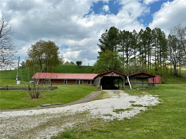 617 S Pleasant Hill Rd, Belleville, WV 26133