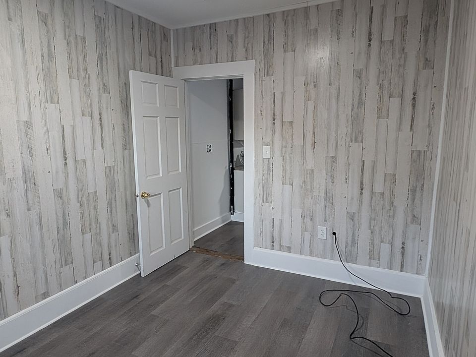 1st image of 250 Madison Ave #3