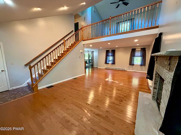 4th image of 110 Stroud Ct