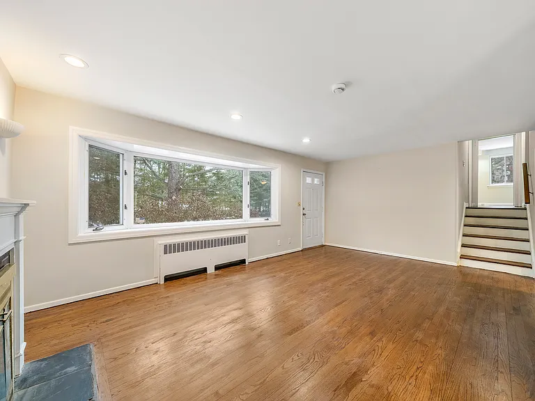 44 Knickerbocker Rd — Photo 12
