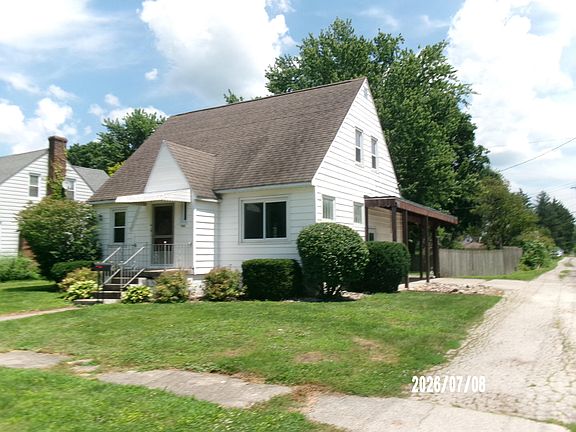 2nd image of 703 N 1st St