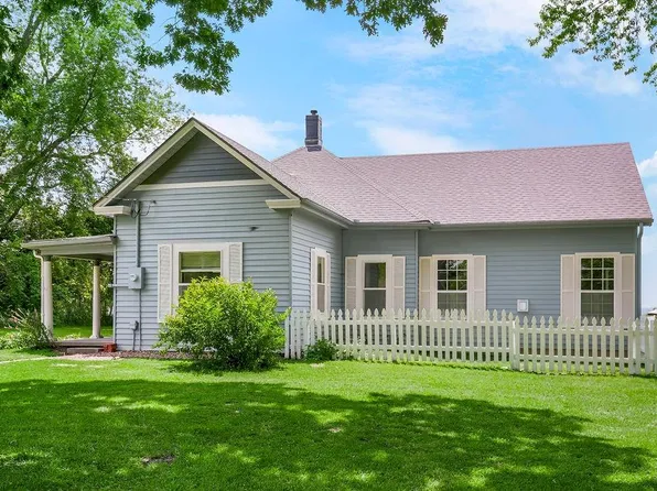 26117 Wolcott Rd, Leavenworth, KS 66048
