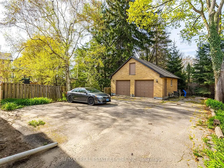 48 Maple Ave S #UPPER — Photo 28