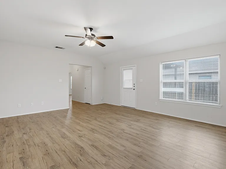 1928 Alanbrooke Dr — Photo 12
