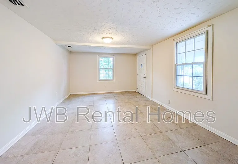 1720 Brooker Rd — Photo 4