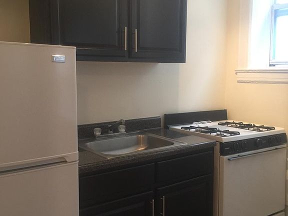 3rd image of 164 S Harrison St APT 2F