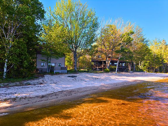 2nd image of 270 Grant Road