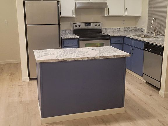 3rd image of 2824 K St SE