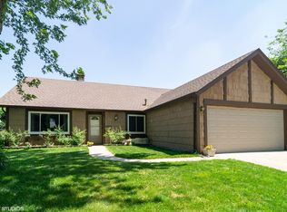 5851 Chatsworth Ct, Hanover Park, IL 60133