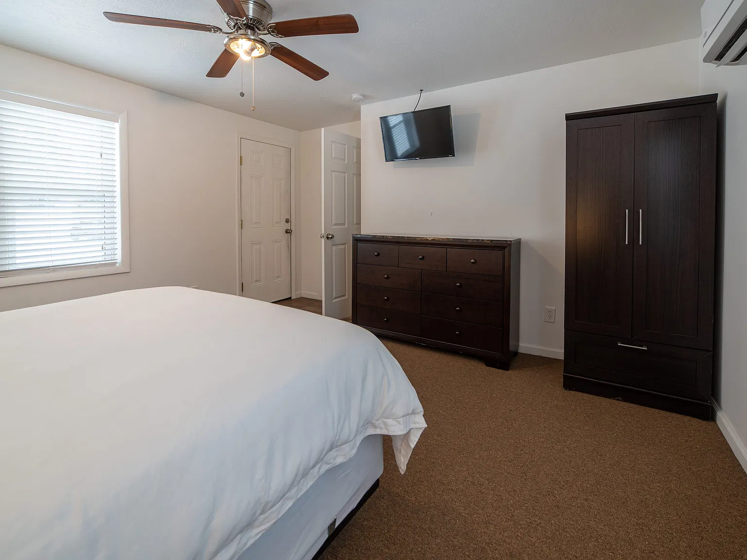 1 bed, $1,200 — Photo 3