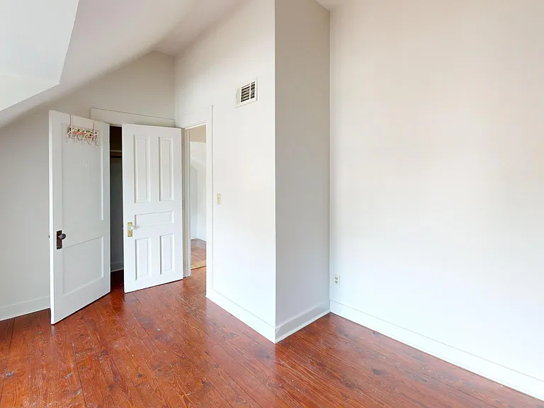 730 1st Ave #C — Photo 9