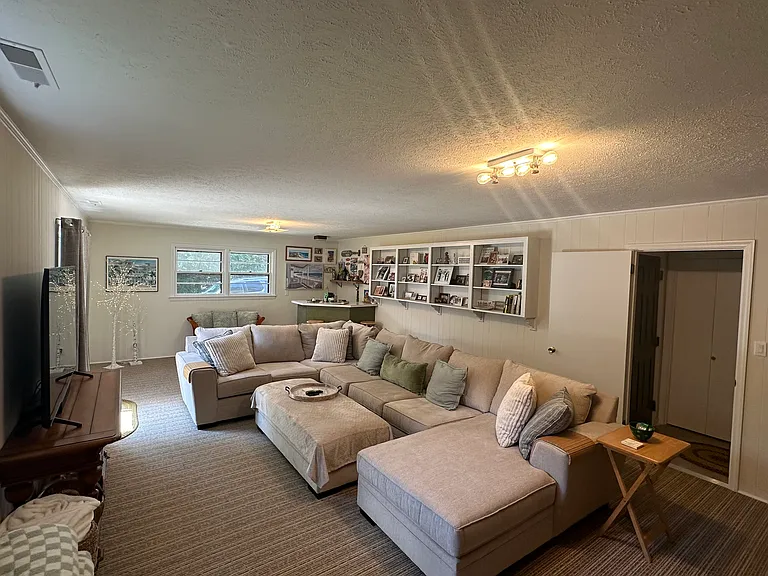 804 Valley View St — Photo 42