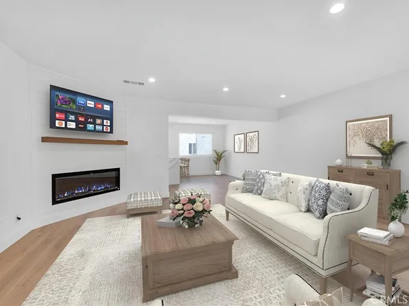 18333 Hatteras St Unit 68, Tarzana, CA 91356