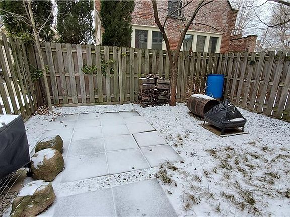 5th image of 1458 W 84th St