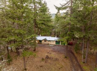 350 Surrey Dr, Grants Pass, OR 97526