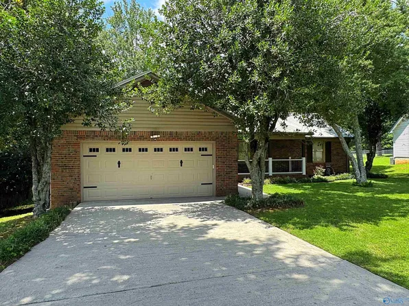 817 Crestview Dr, Madison, AL 35758