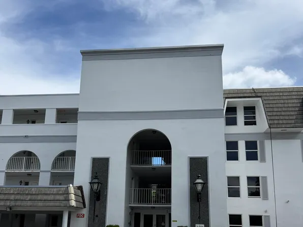 800 E Camino 408, Boca Raton, FL 33432