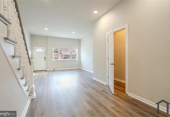 4th image of 826 N Brooklyn St