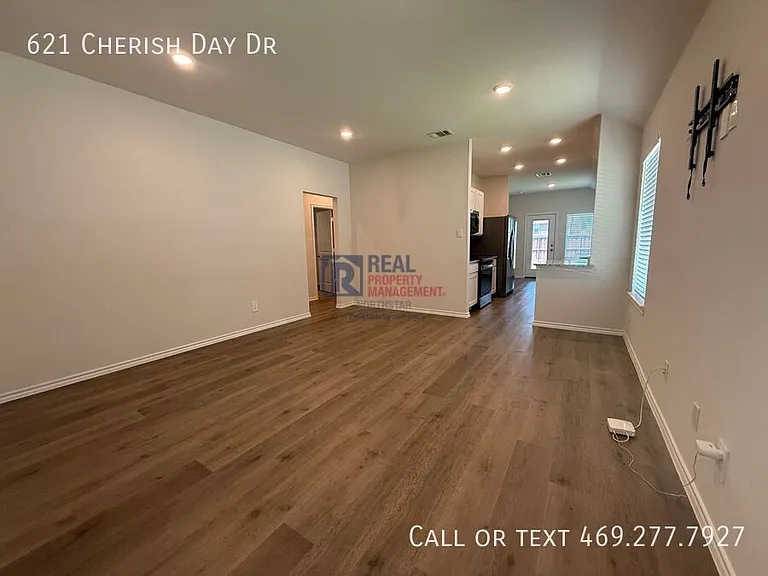 621 Cherish Day Dr — Photo 2