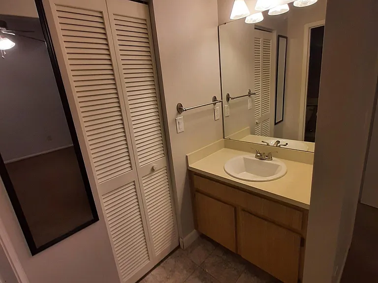 1811 Tarah Trace Dr — Photo 16