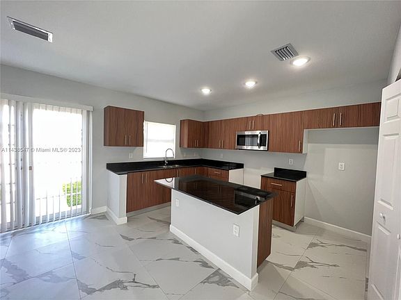 4th image of 1310 NW 6th Ave #E