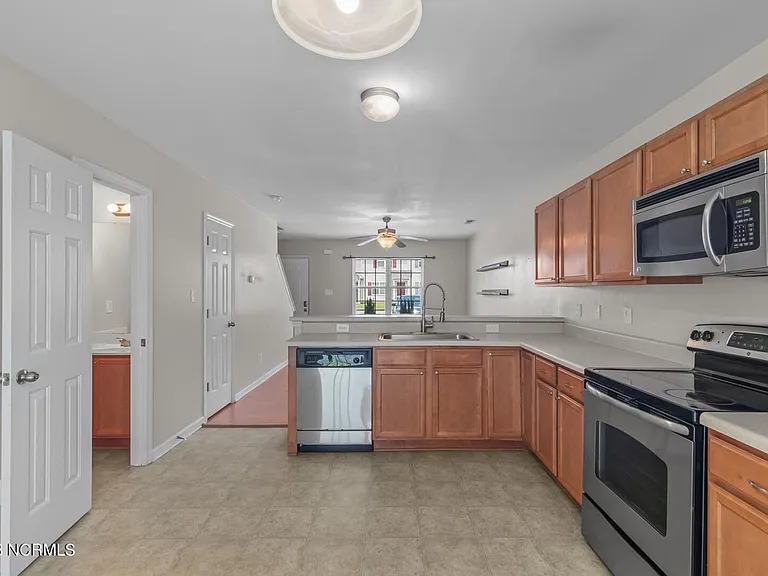 9005 Banister Loop — Photo 11