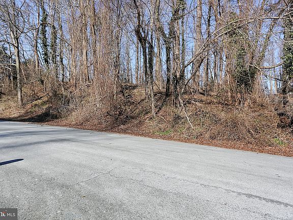 5th image of 4308 N Shore Dr