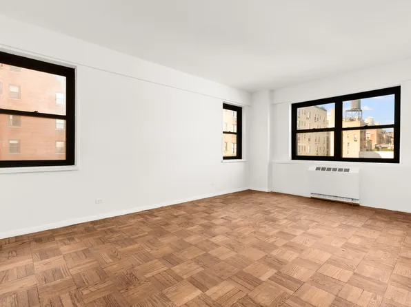 165 East 72nd Street image 8 of 9