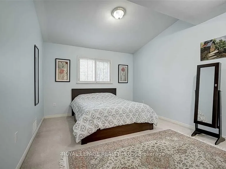 16 Alderway Ave — Photo 6